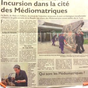 Article de journal sur le soclage dans les musées